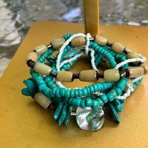Vibrant Turquoise /Cream shell Beaded Bracelet
